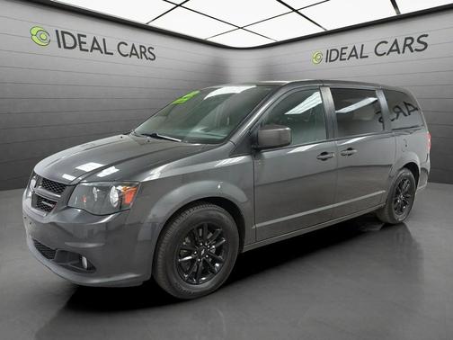 Granite Pearlcoat 2019 Dodge Grand Caravan GT