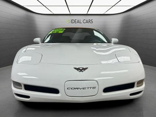 Arctic White 2004 Chevrolet Corvette Base