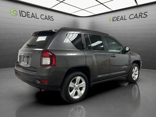 Granite Crystal Metallic Clearcoat 2017 Jeep Compass Sport