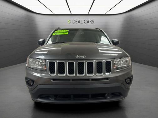 Granite Crystal Metallic Clearcoat 2017 Jeep Compass Sport