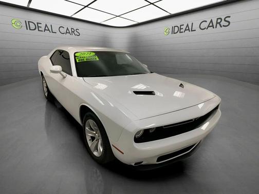 White Knuckle Clearcoat 2021 Dodge Challenger SXT