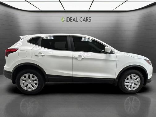 Glacier White 2019 Nissan Rogue Sport S