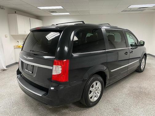 2012 Chrysler Town & Country Touring