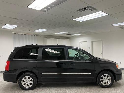 2012 Chrysler Town & Country Touring