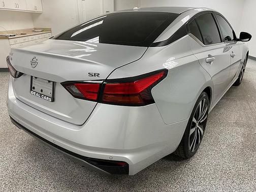 2020 Nissan Altima SR FWD