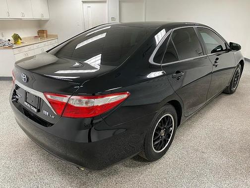 2017 Toyota Camry Hybrid LE