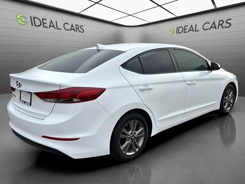 Quartz White Pearl 2017 Hyundai ELANTRA SE