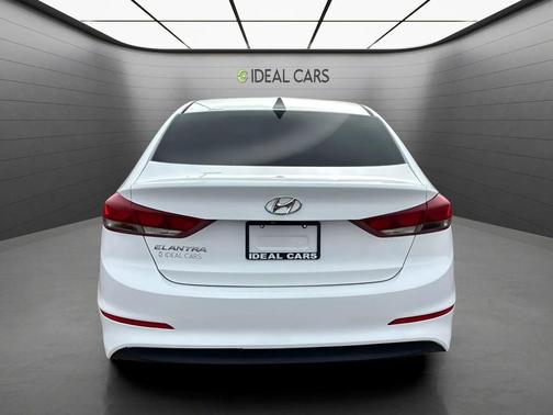 Quartz White Pearl 2017 Hyundai ELANTRA SE