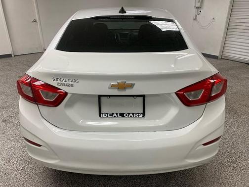 2018 Chevrolet Cruze LS
