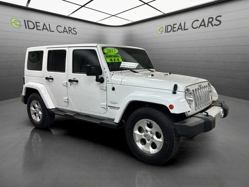 Bright White Clearcoat 2013 Jeep Wrangler Unlimited Sahara