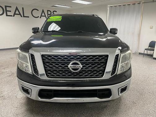 2017 Nissan Titan SV