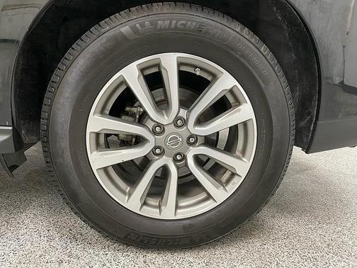 2015 Nissan Pathfinder SV