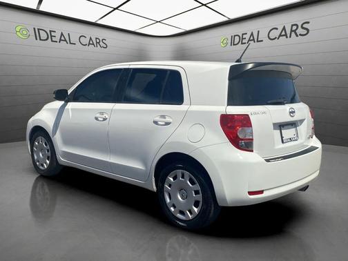 Super White 2008 Scion xD Base