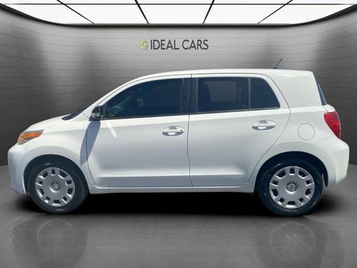Super White 2008 Scion xD Base