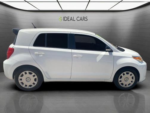 Super White 2008 Scion xD Base