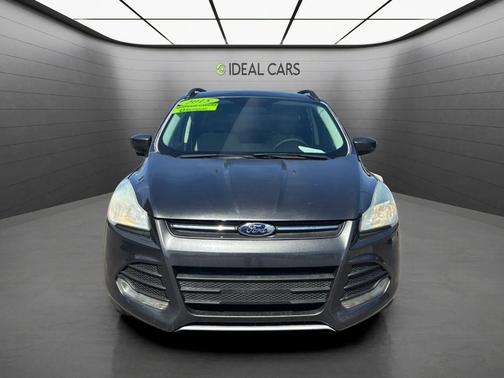 Ingot Silver Metallic 2015 Ford Escape SE