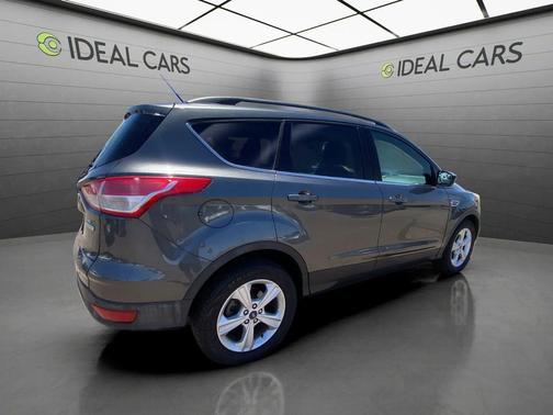 Ingot Silver Metallic 2015 Ford Escape SE