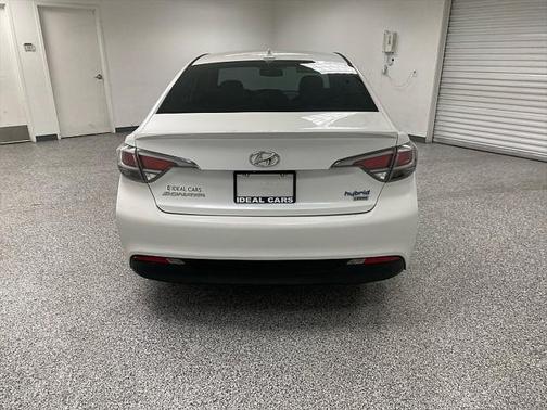 2016 Hyundai SONATA Hybrid Limited