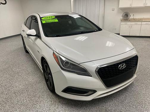 2016 Hyundai SONATA Hybrid Limited