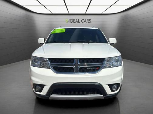 White 2014 Dodge Journey SXT