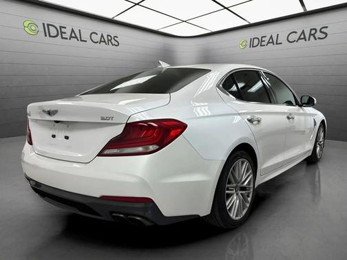 Uyuni White 2020 Genesis G70 2.0T RWD