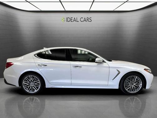 Uyuni White 2020 Genesis G70 2.0T RWD