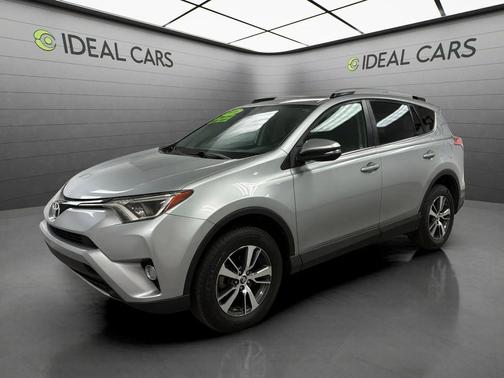 Classic Silver Metallic 2016 Toyota RAV4 XLE