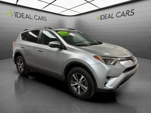 Classic Silver Metallic 2016 Toyota RAV4 XLE