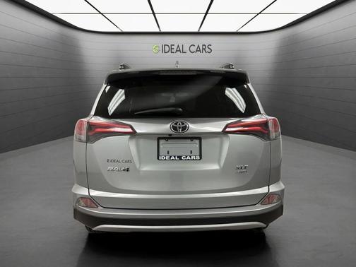 Classic Silver Metallic 2016 Toyota RAV4 XLE