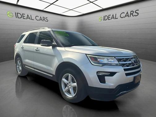 Ingot Silver 2018 Ford Explorer XLT