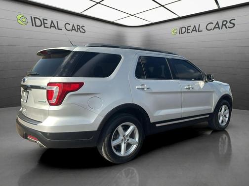 Ingot Silver 2018 Ford Explorer XLT