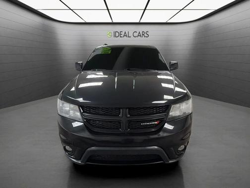 Pitch Black Clearcoat 2019 Dodge Journey SE