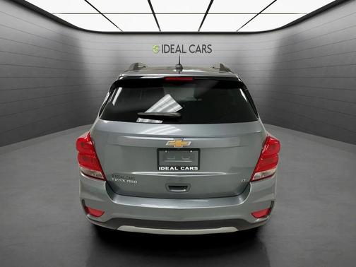 Gray 2019 Chevrolet Trax LT