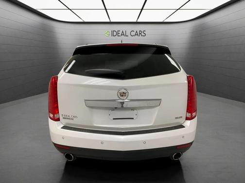 DIAMOND WHITE 2016 Cadillac SRX Luxury Collection