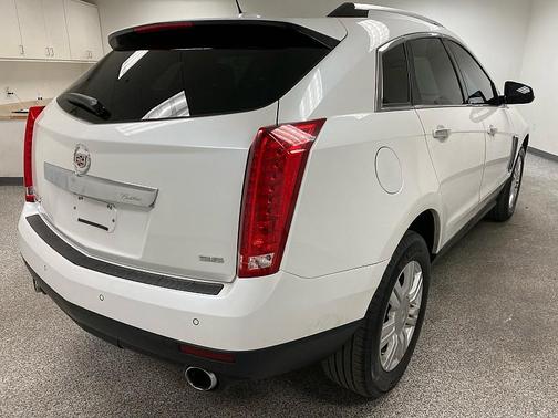 DIAMOND WHITE 2016 Cadillac SRX Luxury Collection