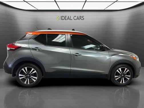 Gun Metallic 2020 Nissan Kicks SV
