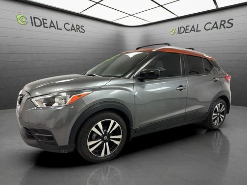 Gun Metallic 2020 Nissan Kicks SV