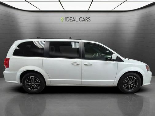 White Knuckle Clearcoat 2019 Dodge Grand Caravan GT