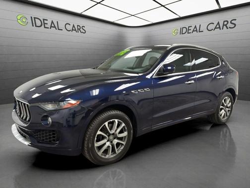 Blu Passione Mica 2017 Maserati Levante Base