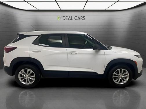 Summit White 2021 Chevrolet Trailblazer LS
