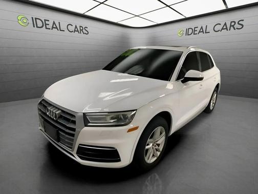 Ibis White 2020 Audi Q5 45 Premium