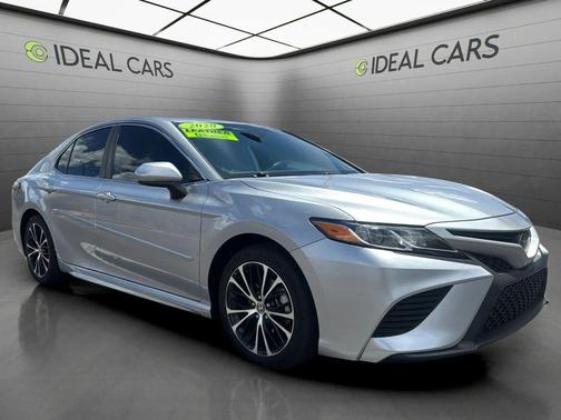 Celestial Silver Metallic 2020 Toyota Camry SE