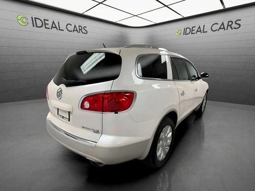 White Diamond Tricoat 2011 Buick Enclave 2XL