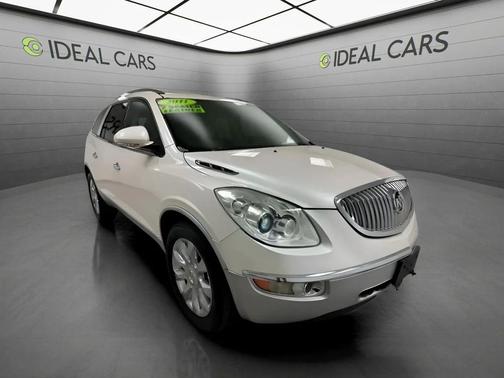 White Diamond Tricoat 2011 Buick Enclave 2XL