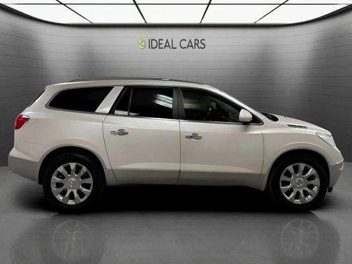 White Diamond Tricoat 2011 Buick Enclave 2XL