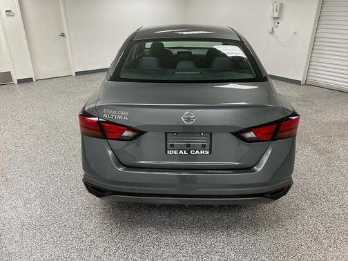 2022 Nissan Altima S FWD