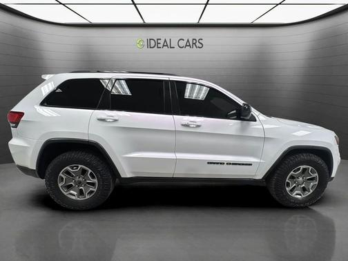 Bright White Clearcoat 2018 Jeep Grand Cherokee Upland