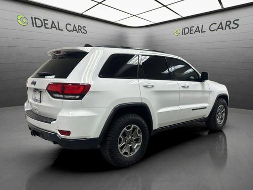 Bright White Clearcoat 2018 Jeep Grand Cherokee Upland