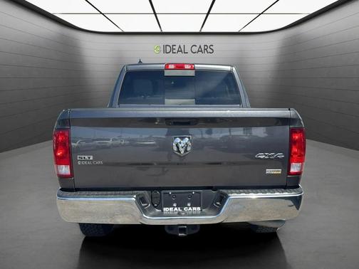 Granite Crystal Metallic Clearcoat 2019 RAM 1500 SLT