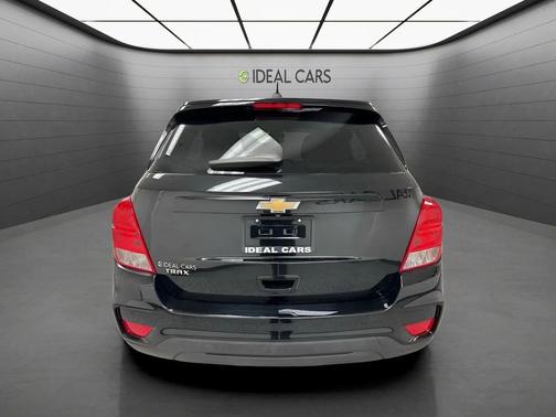 Mosaic Black Metallic 2020 Chevrolet Trax LS